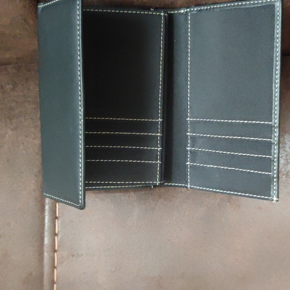 Wallet - Picture 3 of 5